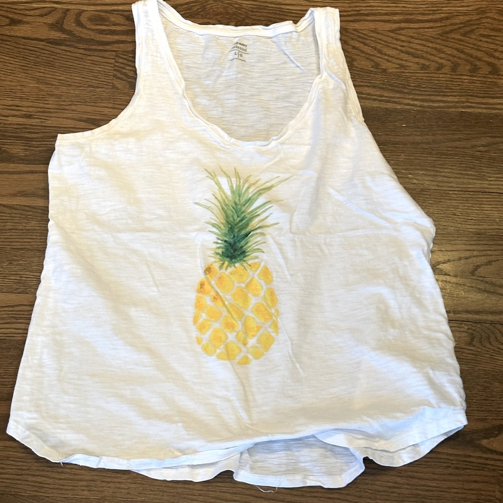Old Navy Relaxed Fit Tank Top with yellow pineapple design. L.